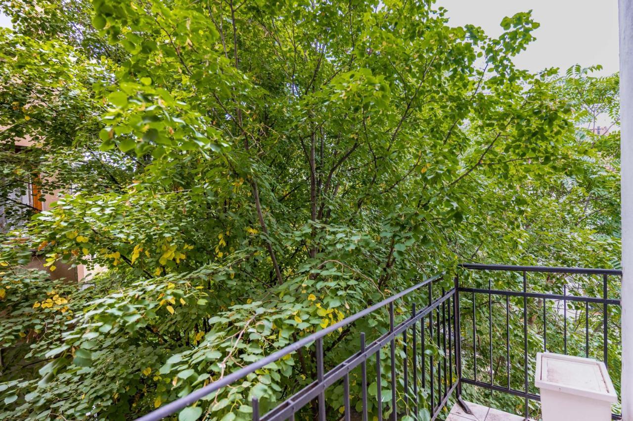 Appartamento Sofia'S Vintage Gem: Spacious 2Bd Flat On Solunska Esterno foto