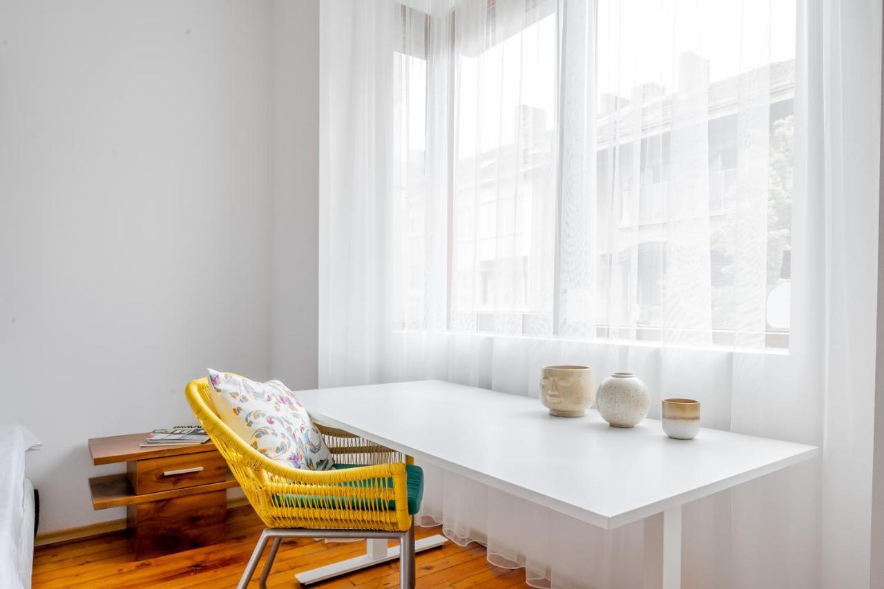 Appartamento Sofia'S Vintage Gem: Spacious 2Bd Flat On Solunska Esterno foto