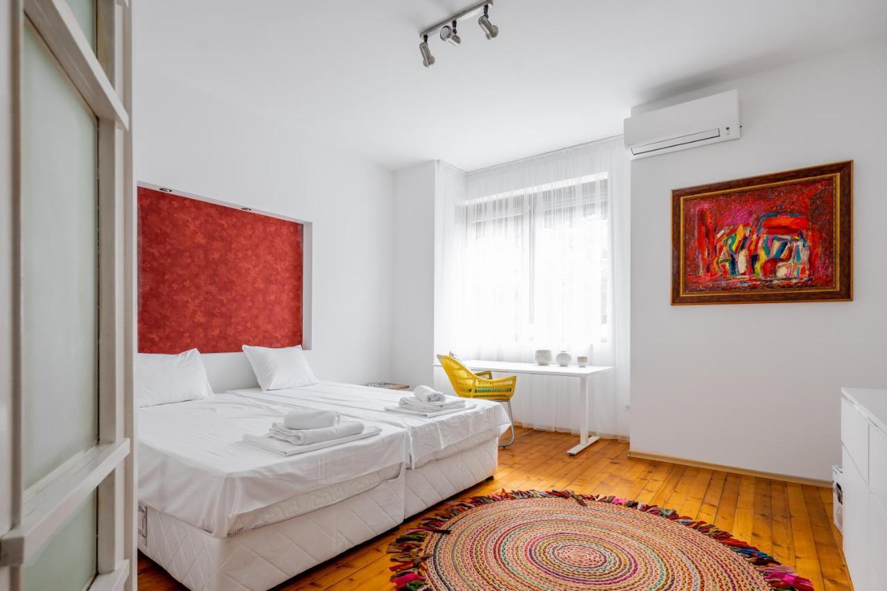 Appartamento Sofia'S Vintage Gem: Spacious 2Bd Flat On Solunska Esterno foto