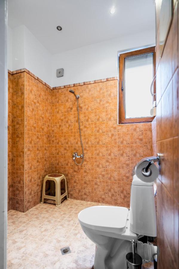 Appartamento Sofia'S Vintage Gem: Spacious 2Bd Flat On Solunska Esterno foto