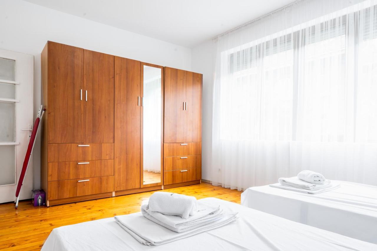 Appartamento Sofia'S Vintage Gem: Spacious 2Bd Flat On Solunska Esterno foto